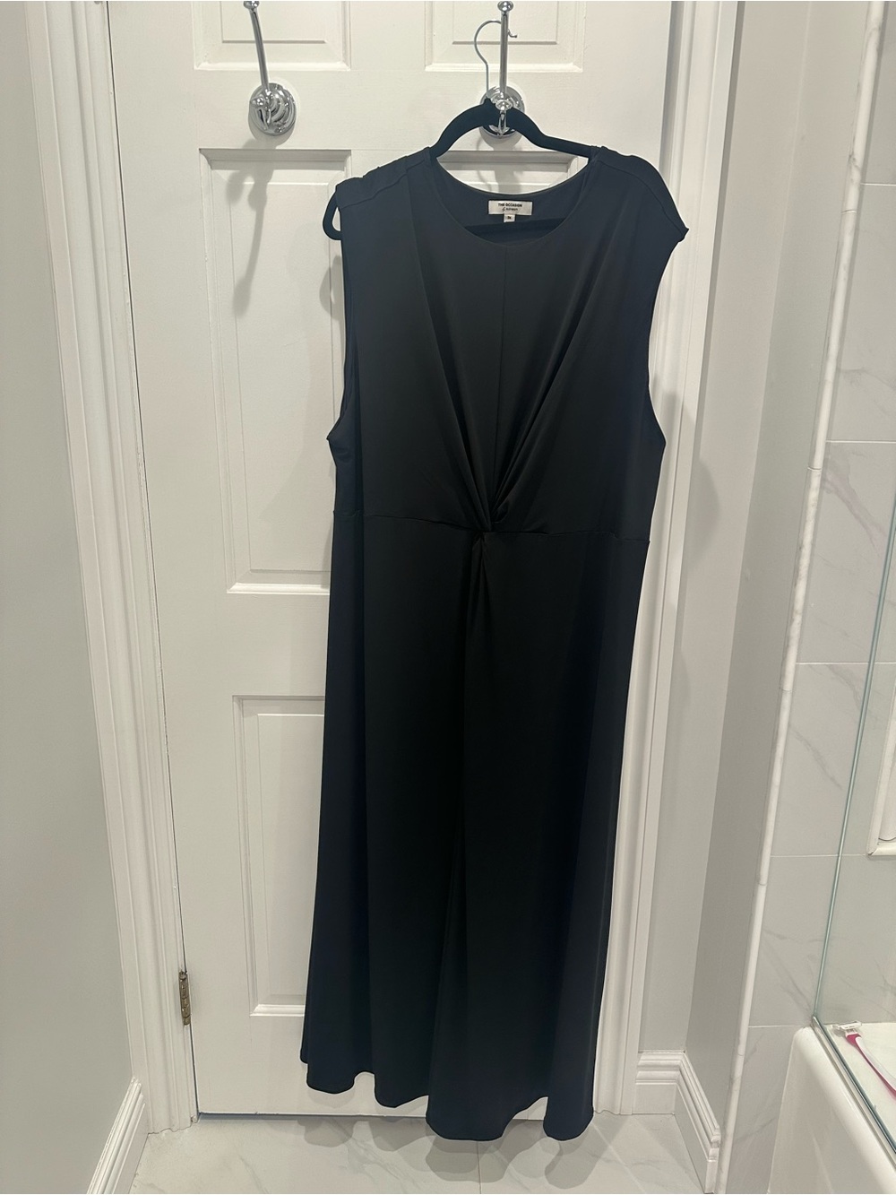Old Navy Black Sleeveless Twist-Front Maxi Dress